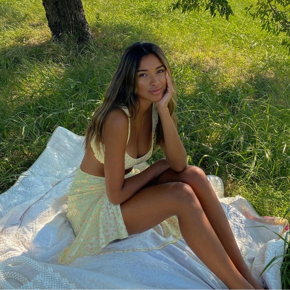 Princess Polly Lily Set size 0!! - Picture 2 of 3